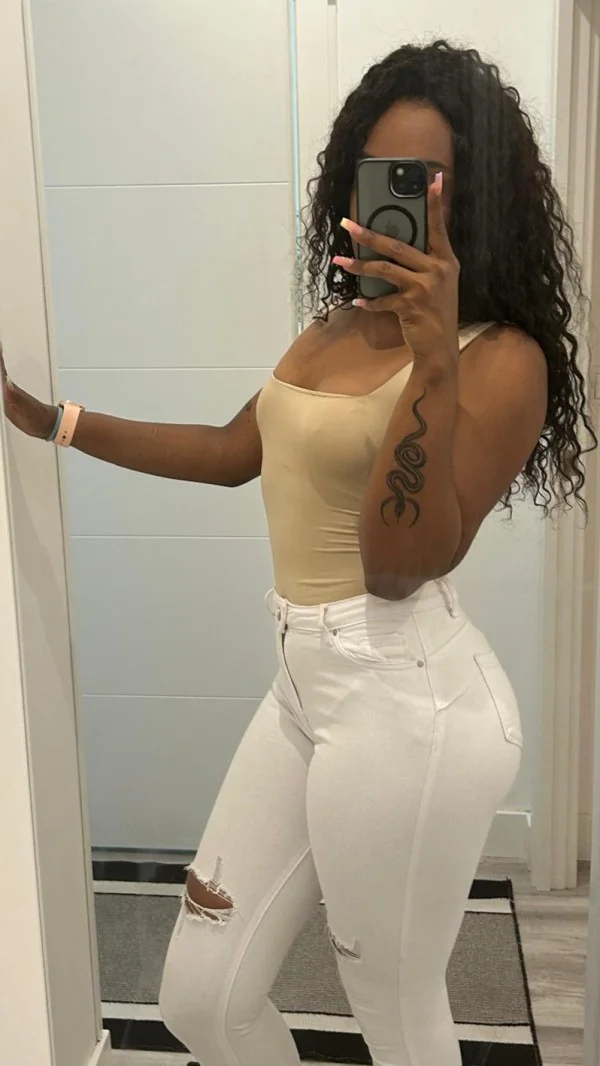 Escort mulata curvy en Madrid