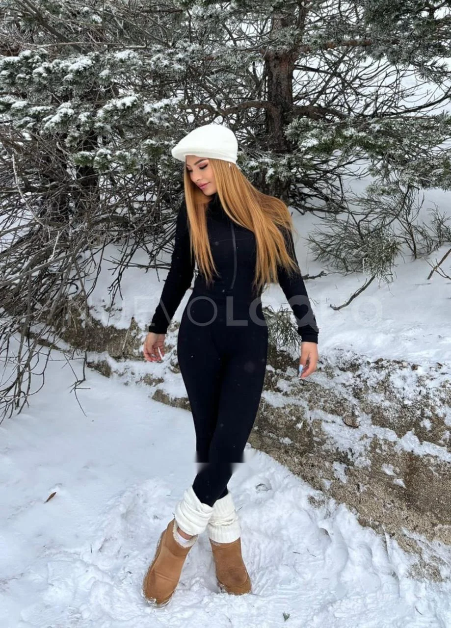 Escort blanca delgada en Madrid