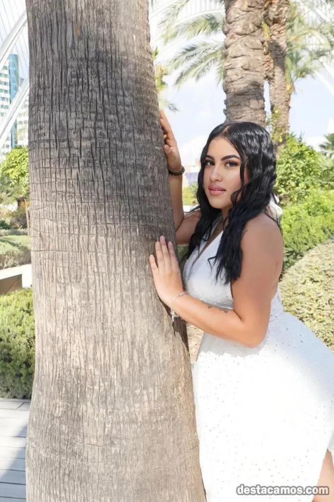Escort latina curvy en Valencia