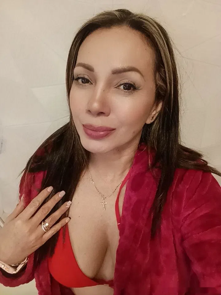 Escort latina curvy en Alicante