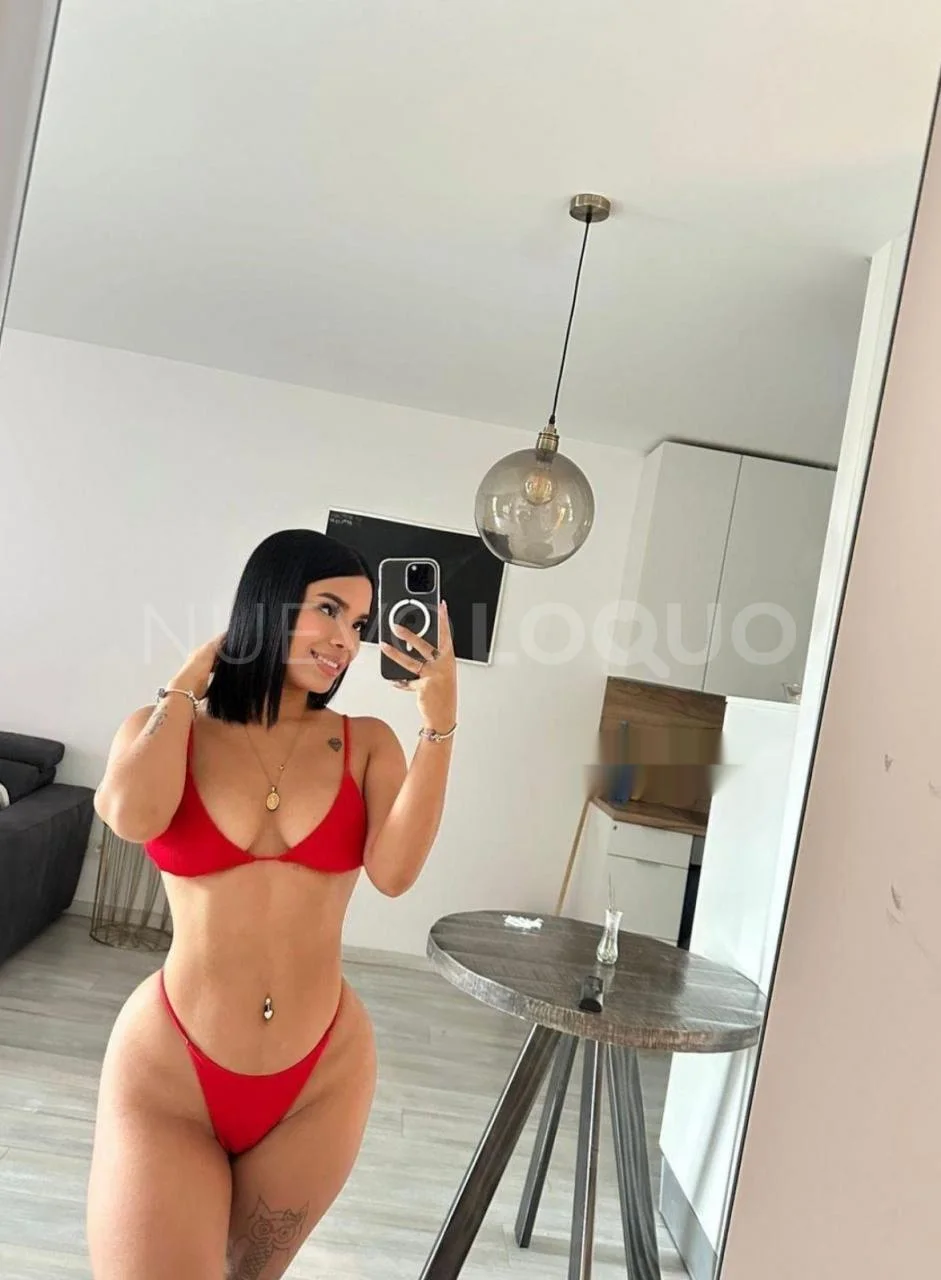 Escort blanca curvy en Barcelona