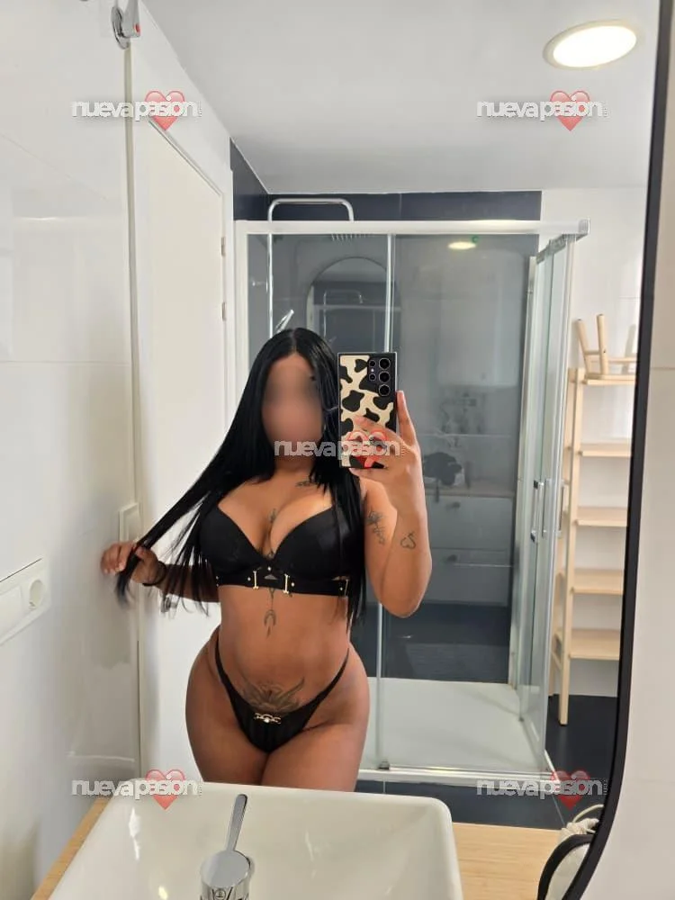 Escort latina curvy en León