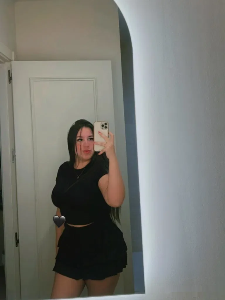 Escort latina curvy en Sevilla