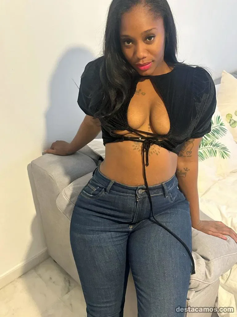 Escort mulata curvy en Sevilla