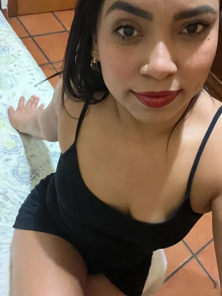 Escort latina curvy en Mahón