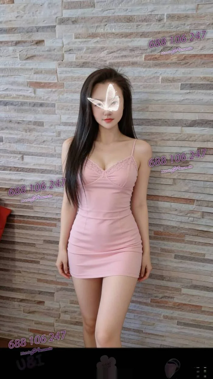 Escort asiática delgada en Barcelona