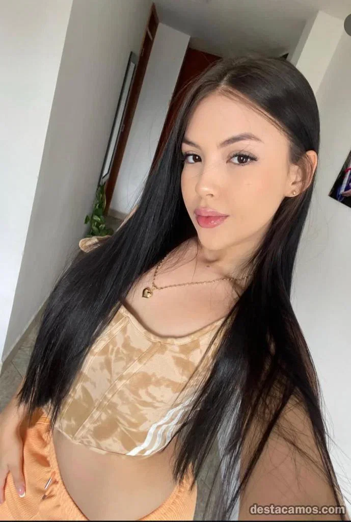 Escort latina delgada en Bilbao