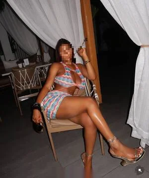 Escort latina curvy en Salt