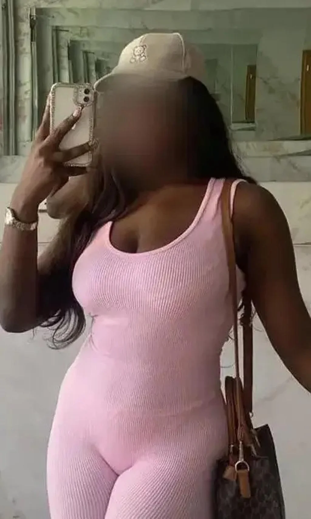 Escort mulata curvy en Valladolid