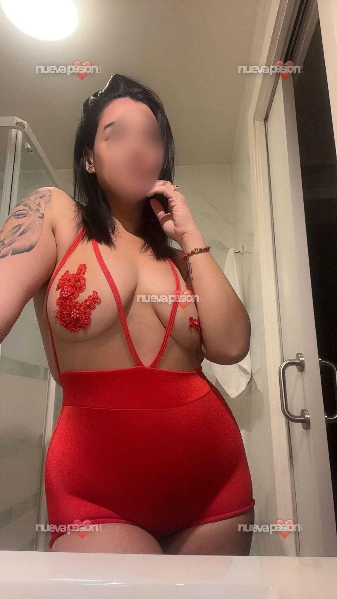 Escort latina curvy en León