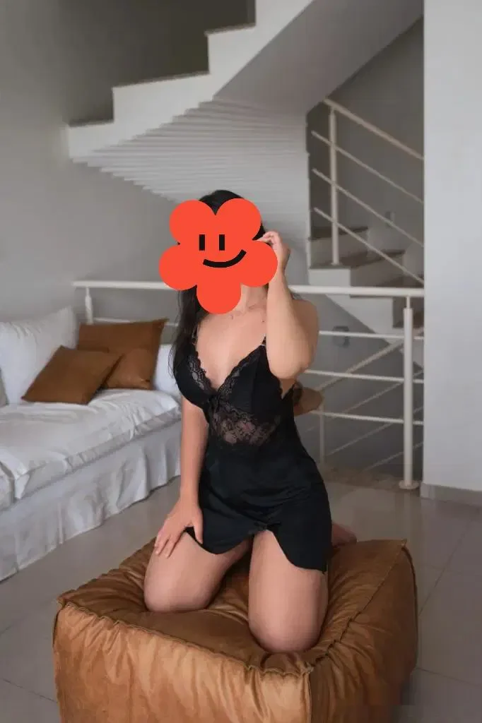 Escort latina curvy en Cádiz