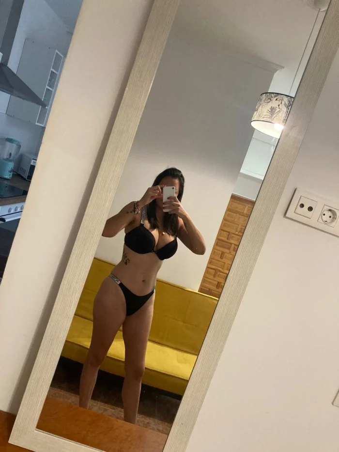 Escort latina curvy en Madrid