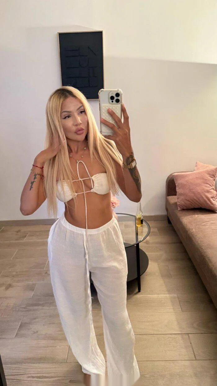 Escort latina curvy en Villanueva y Geltrú