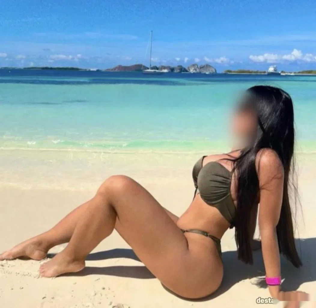 Escort latina curvy en Cádiz
