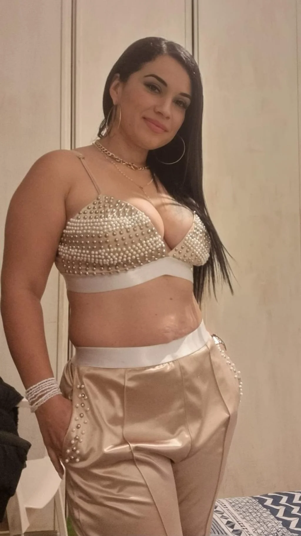 Escort latina curvy en Valencia