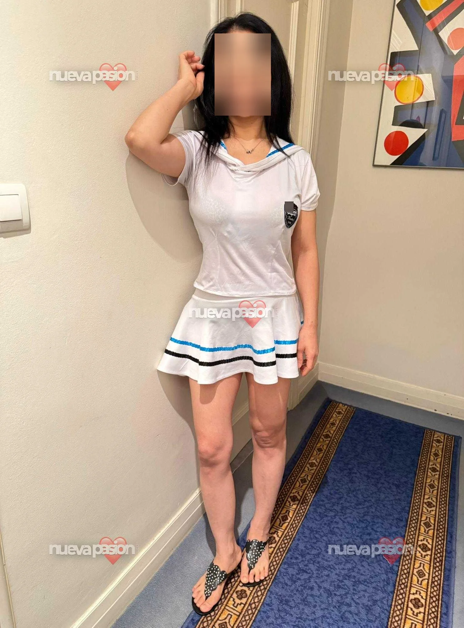 Escort asiática delgada en San Sebastián