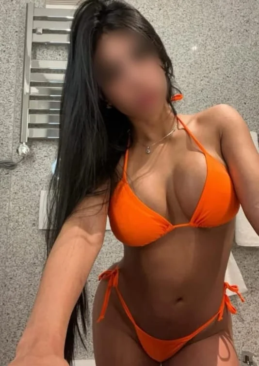 Escort latina curvy en Fuenlabrada
