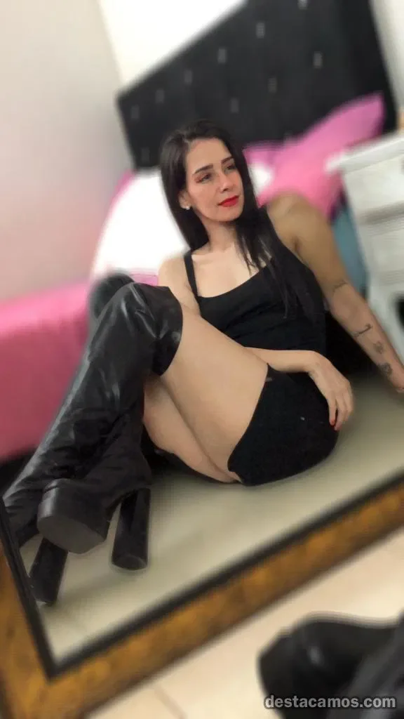 Escort latina curvy en Valencia