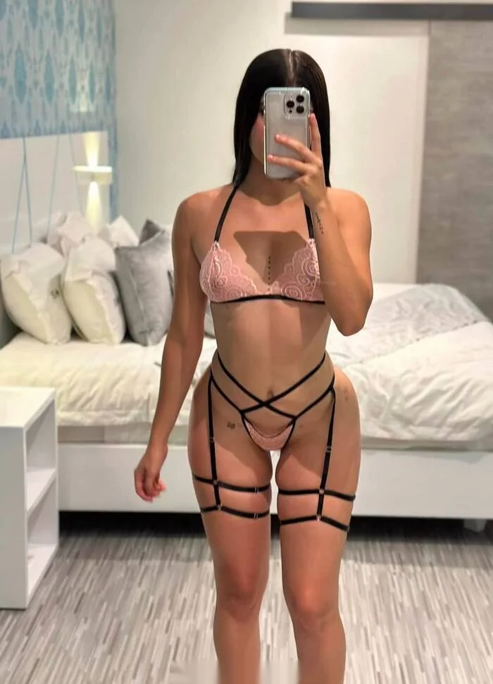 Escort latina curvy en Adeje
