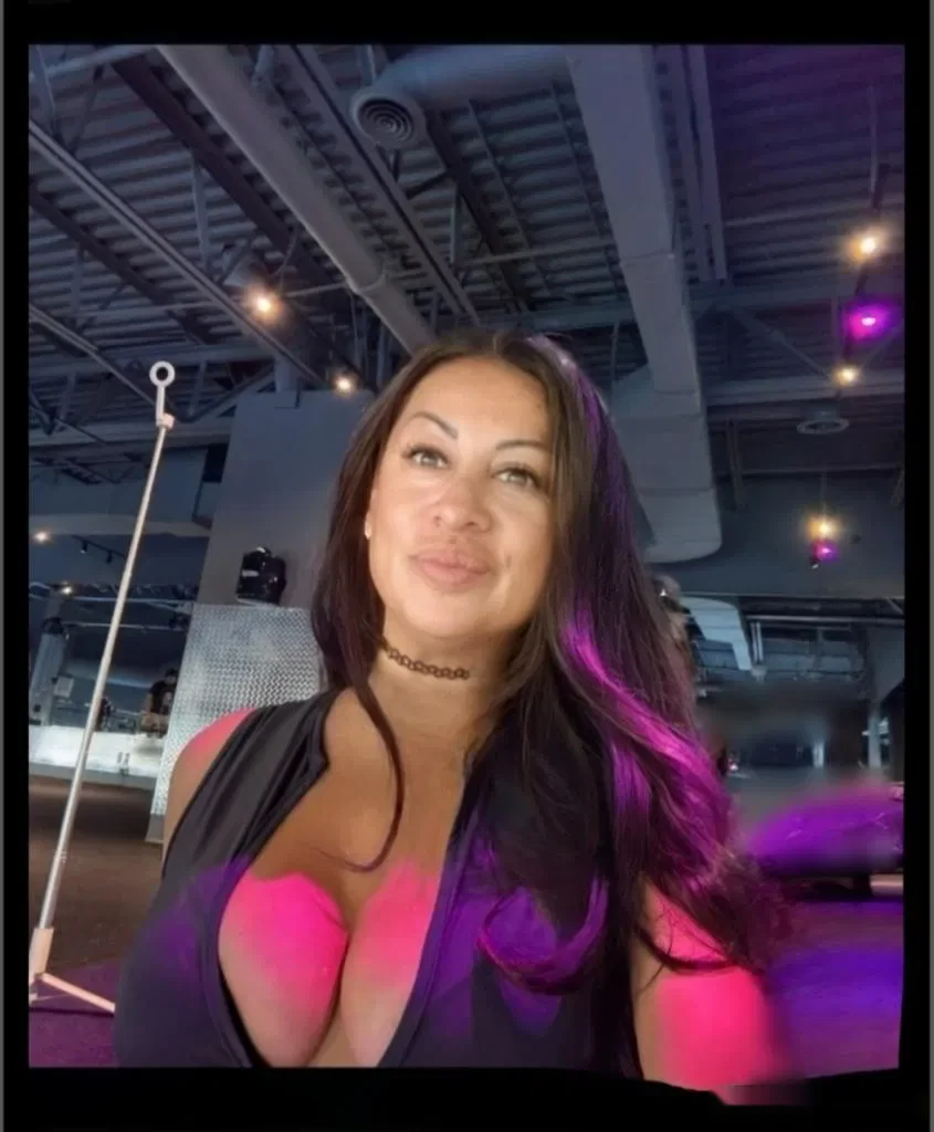 Escort latina curvy en Mahón