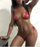 Escort latina curvy en San Sebastián