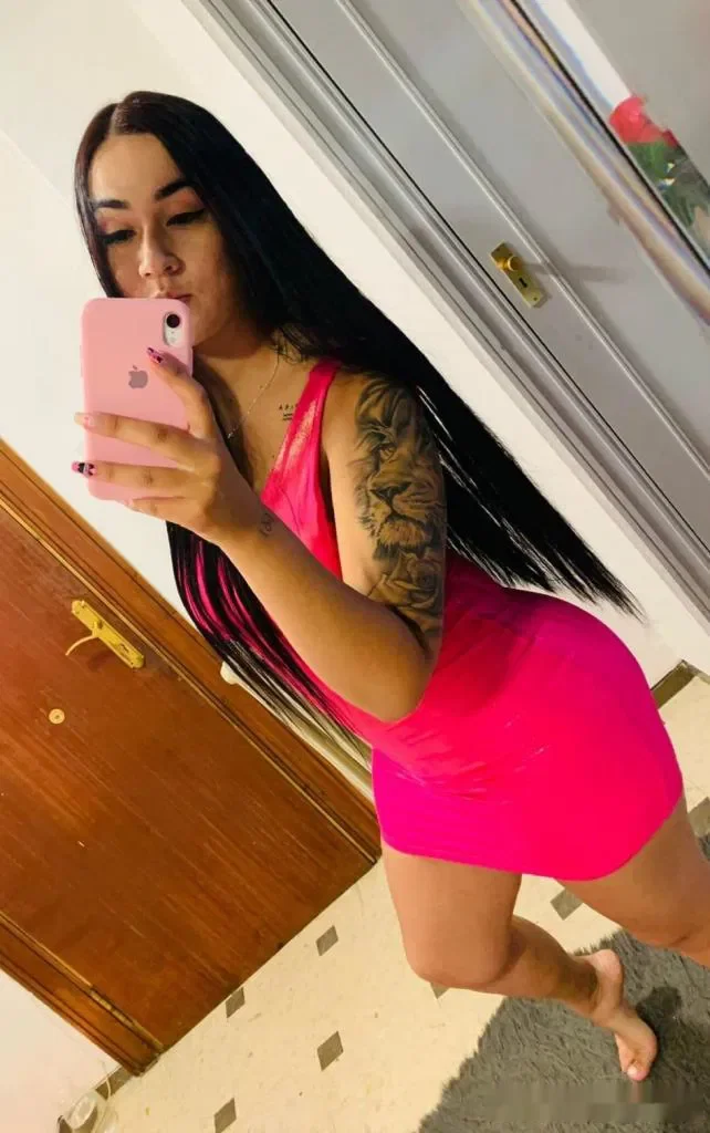 Escort latina curvy en Granada
