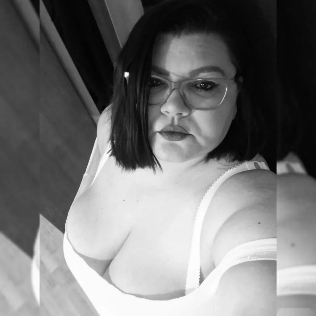 Escort latina curvy en Madrid