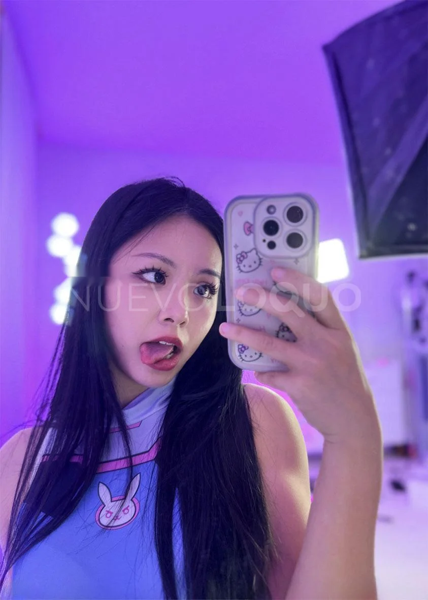 Escort asiática delgada en Barcelona