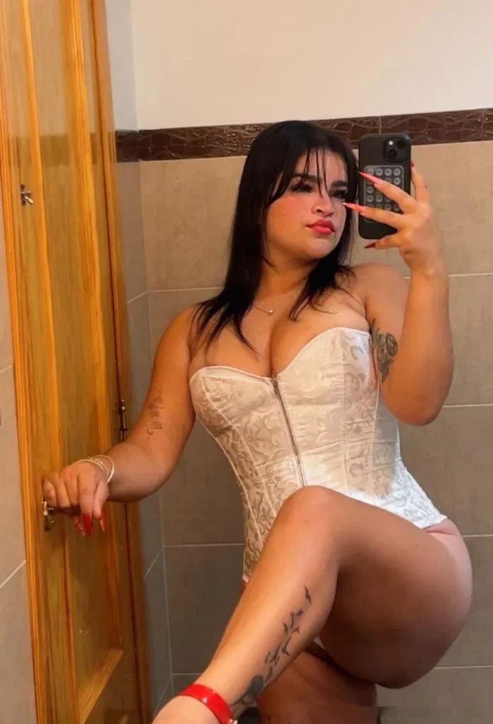 Escort latina curvy en Alicante