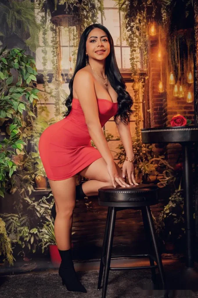 Escort latina curvy en Ibiza