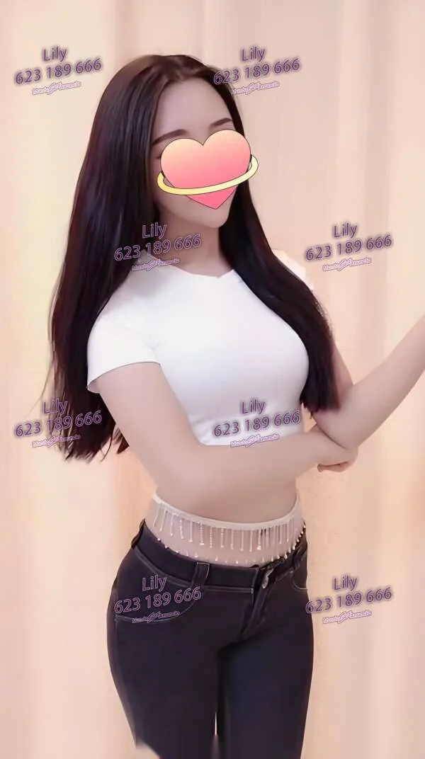 Escort asiática curvy en Pineda de Mar