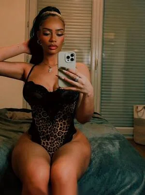 Escort mulata curvy en Zaragoza