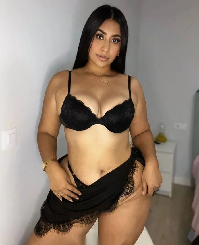 Escort latina curvy en Puerto de la Cruz