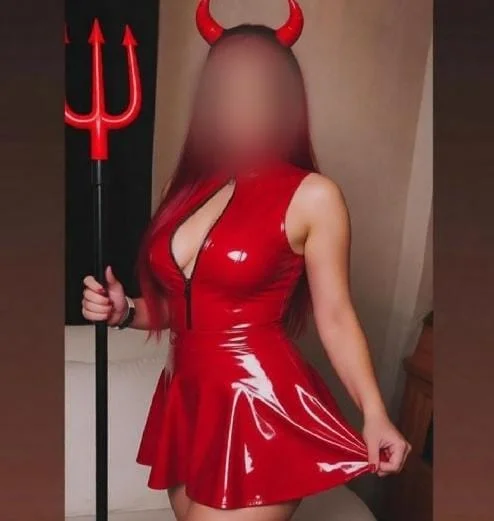 Escort latina curvy en Madrid