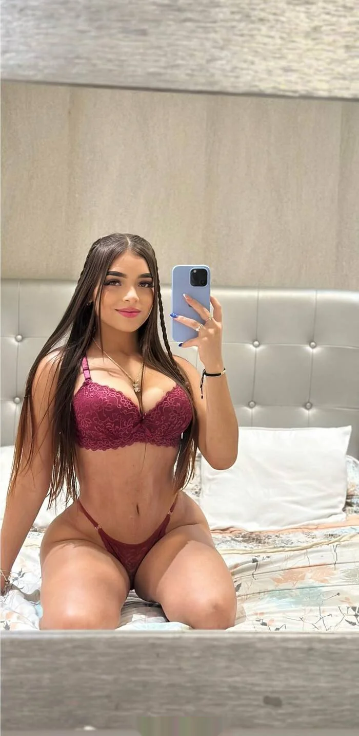 Escort latina curvy en Torremolinos