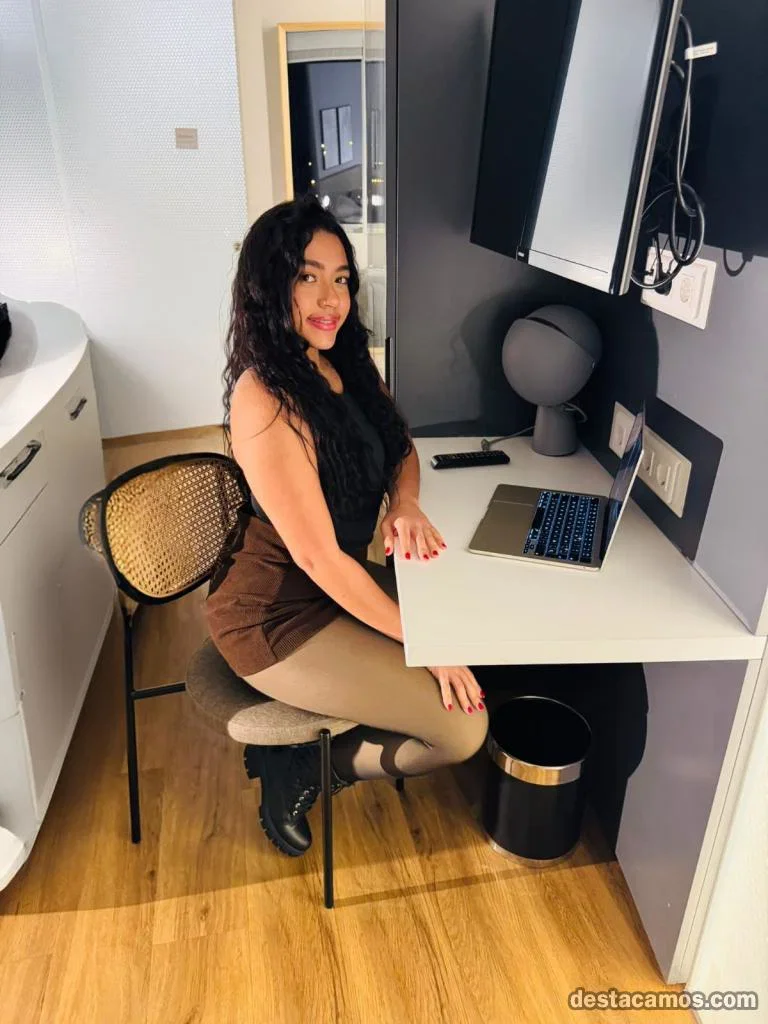 Escort latina curvy en Madrid