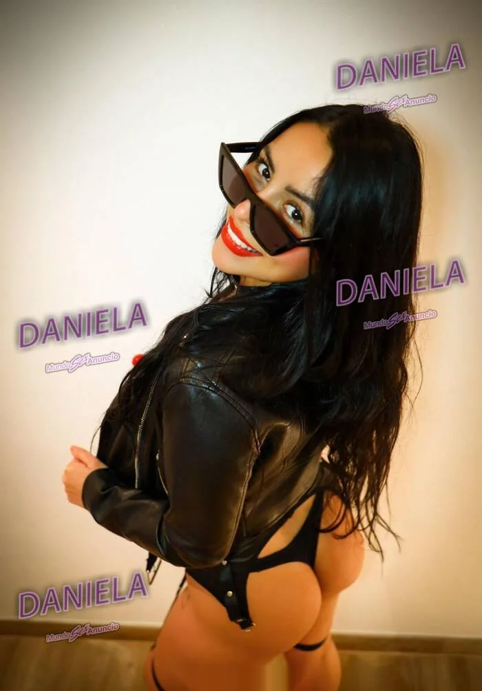 Escort latina curvy en San Bartolomé