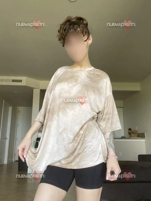 Escort latina delgada en Pamplona