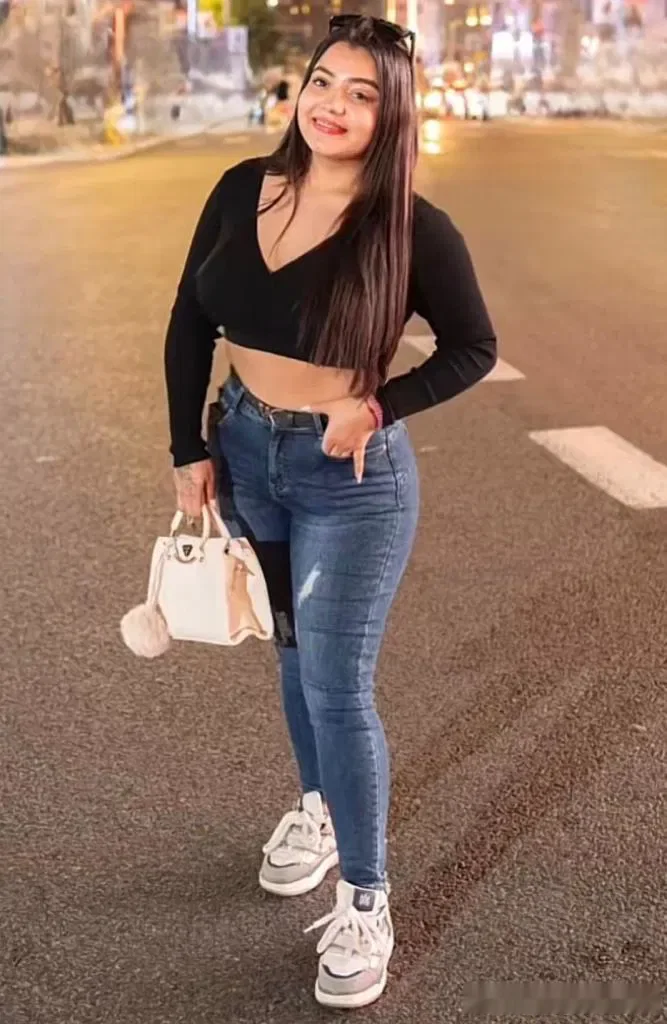 Escort latina curvy en Madrid