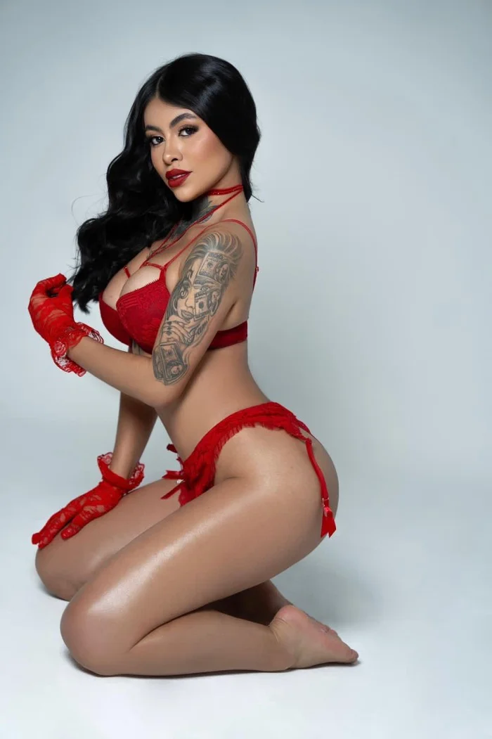 Escort latina curvy en Marbella