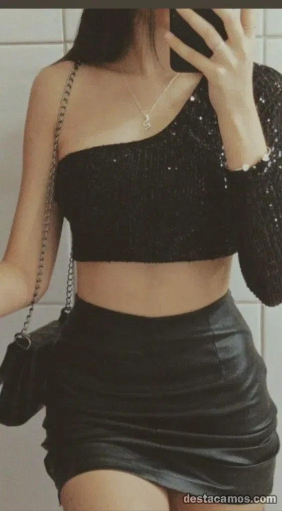 Escort latina delgada en Madrid