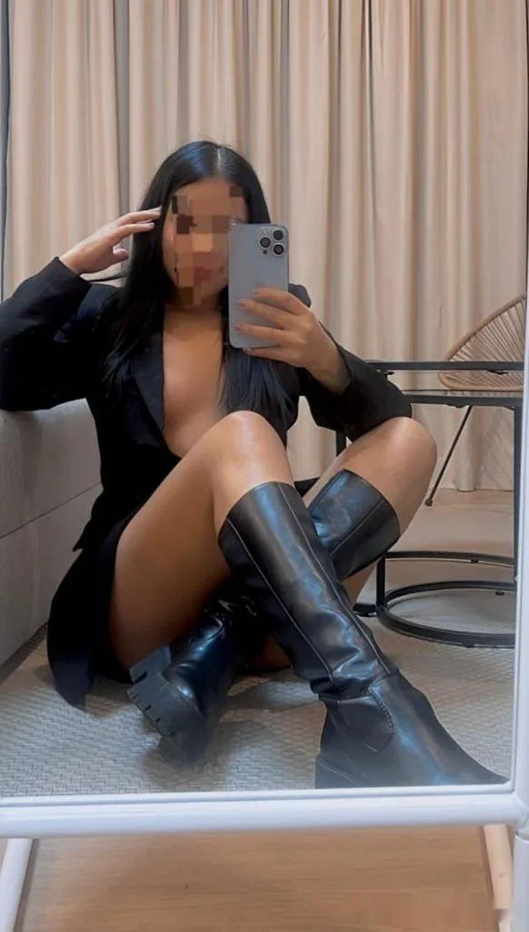 Escort mulata curvy en Salamanca