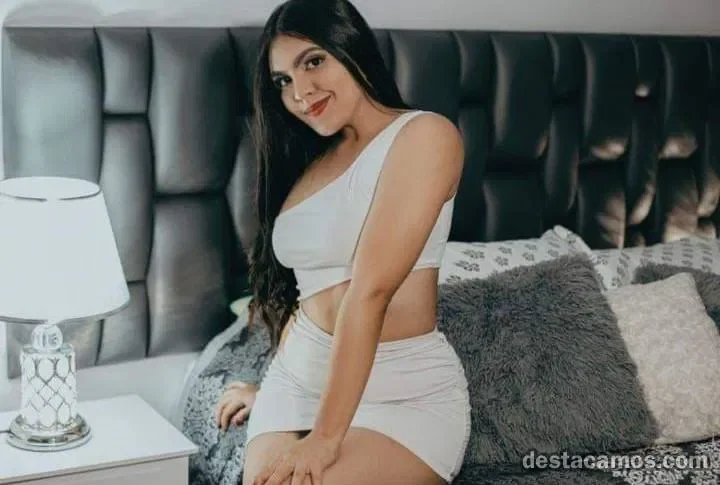 Escort latina curvy en Cantabrana