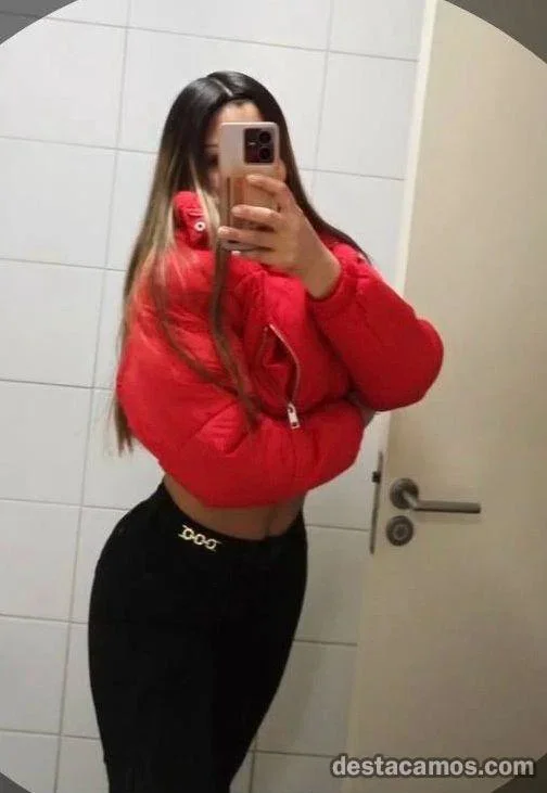 Escort latina delgada en La Coruña