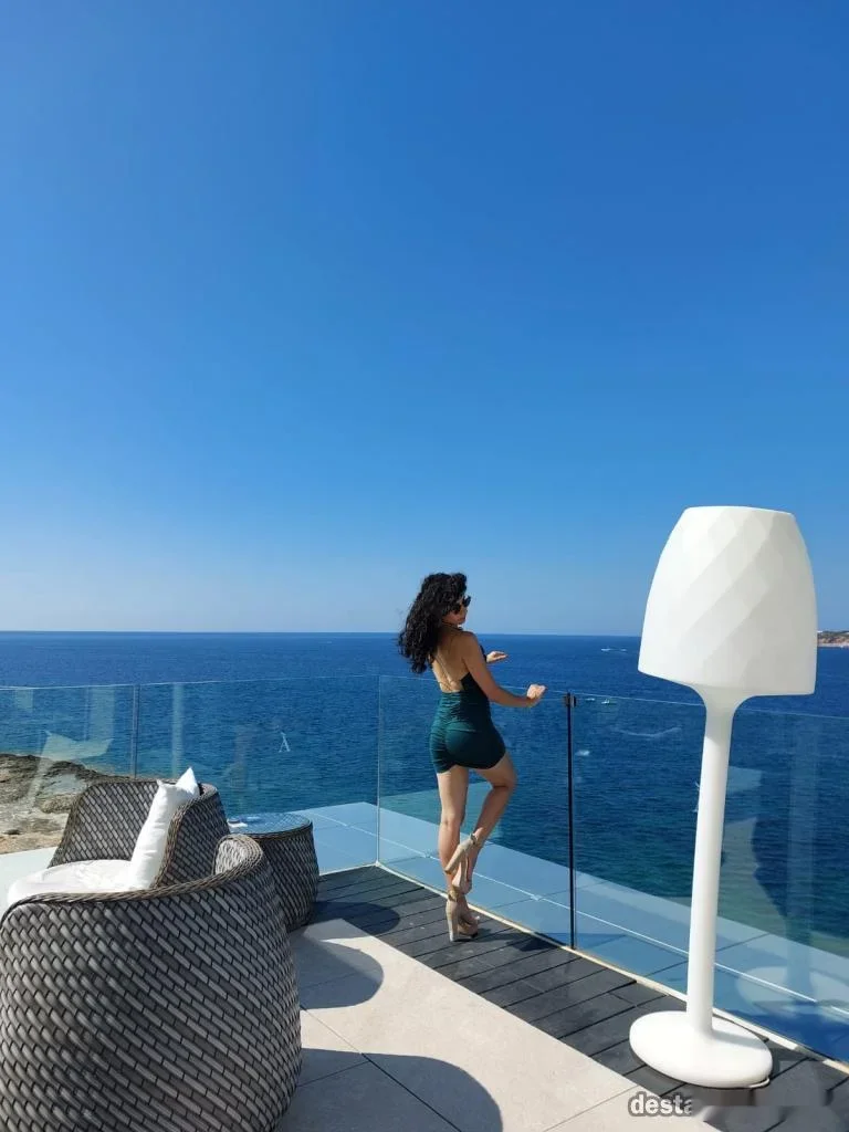 Escort latina curvy en Ibiza