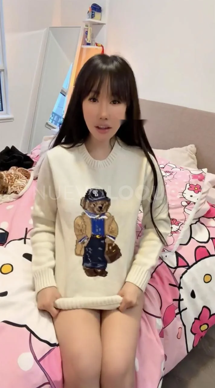 Escort asiática delgada en Barcelona