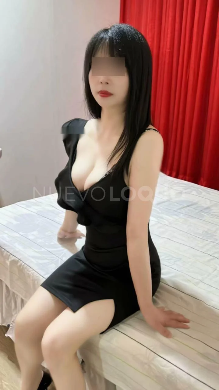 Escort asiática curvy en Barcelona