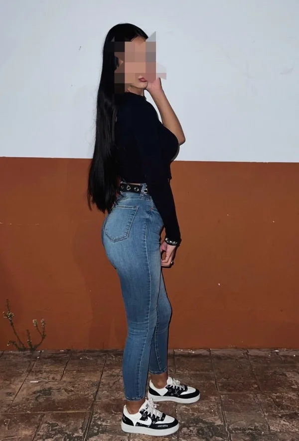Escort latina curvy en Málaga