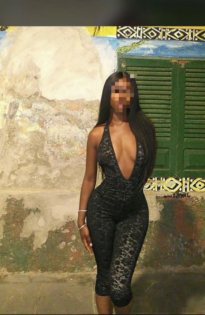 Escort mulata curvy en Cantabrana