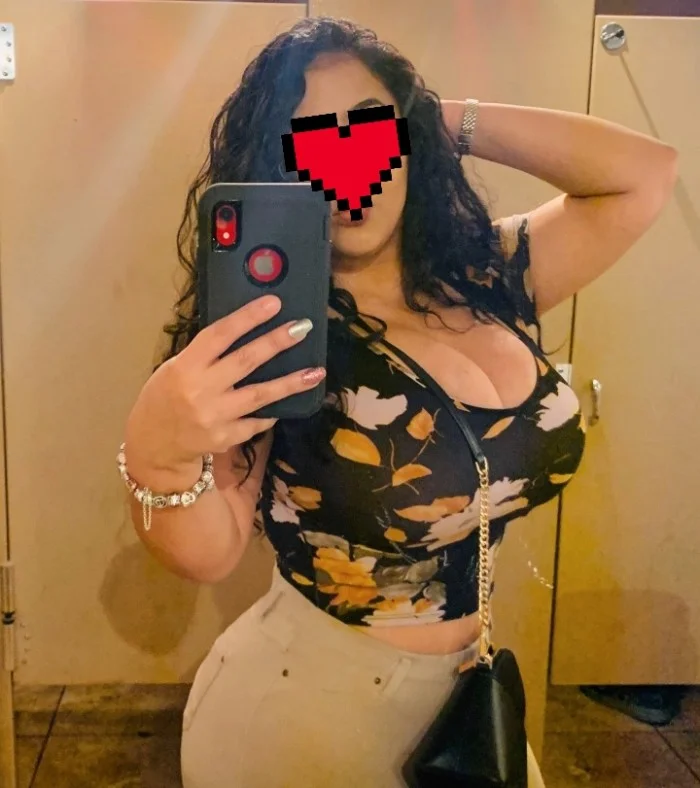 Escort latina curvy en Madrid